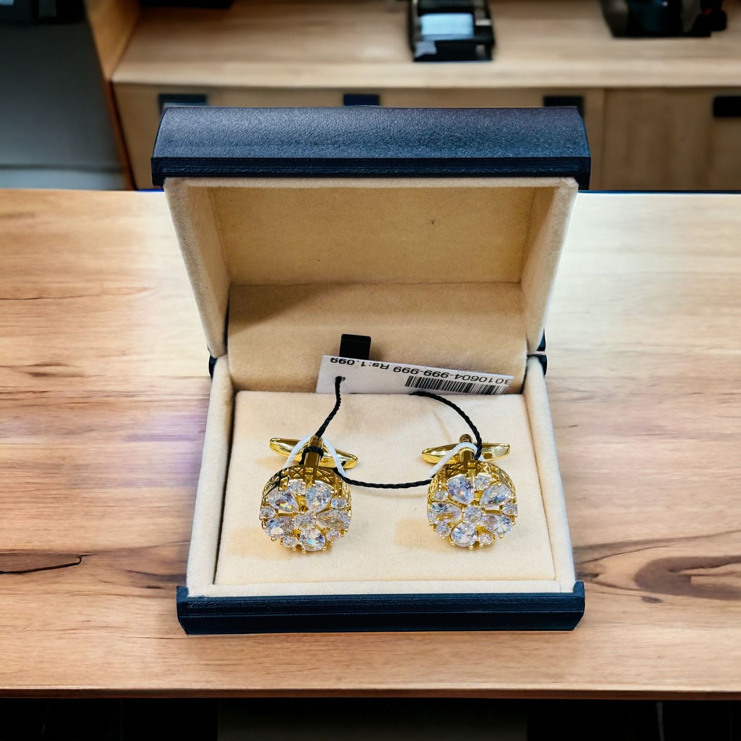 Golden  Men's Cufflink