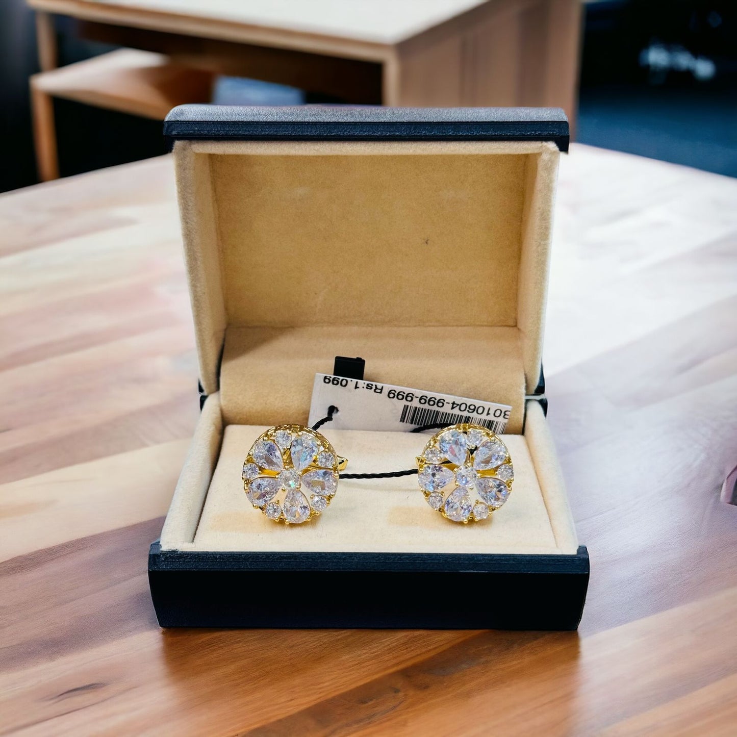 Golden  Men's Cufflink